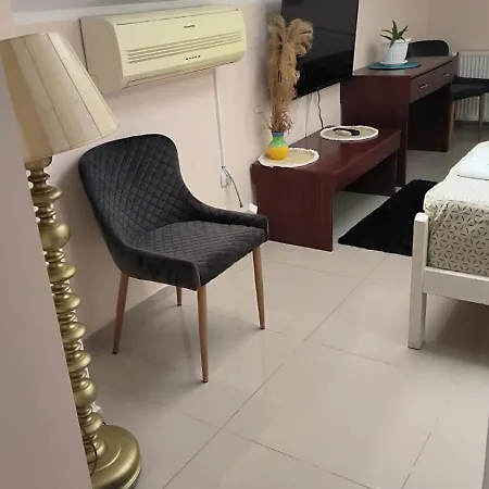 Night-knight Lejlighed *