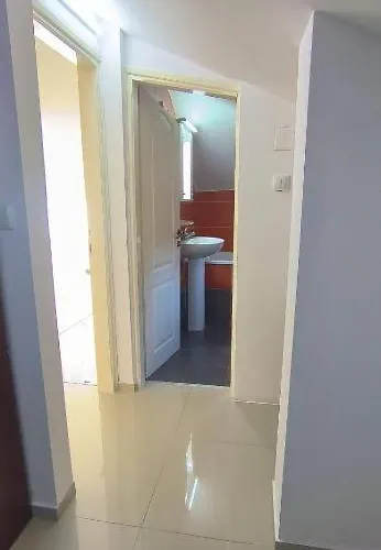 Night-knight Apartment